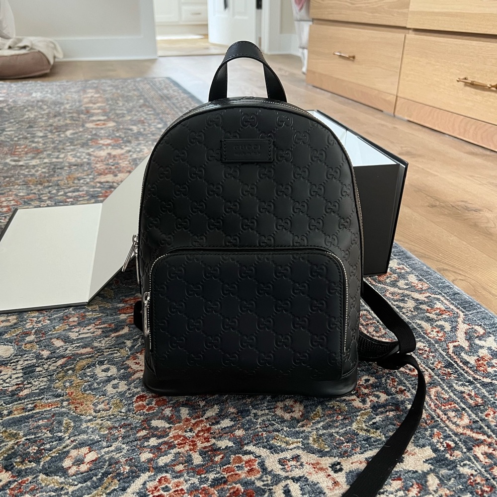 GUCCI- GG Signature Backpack (Great Condition) w box & dustbag.
